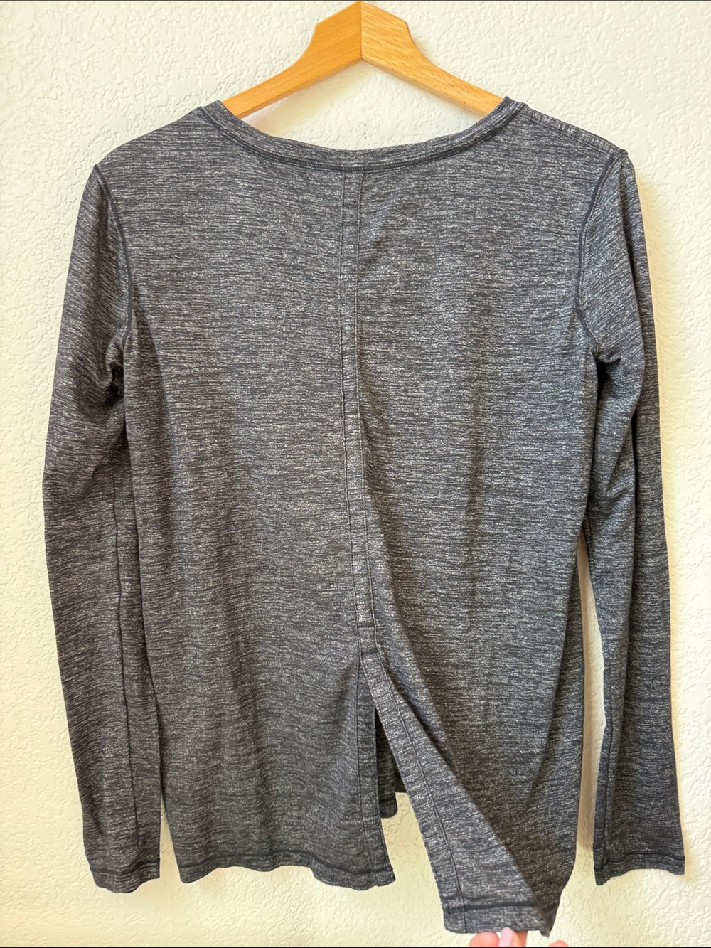 Athleta Long Sleeve Shirt Open Back Heathered Gray size Small - Picture 5 of 9